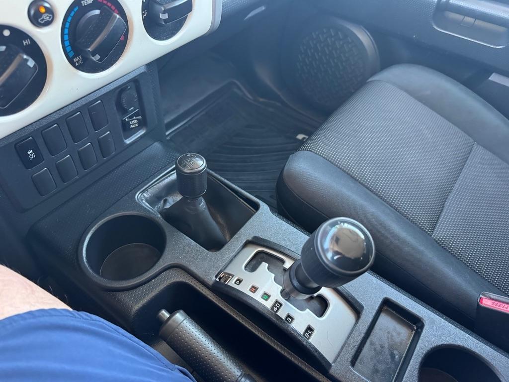 Toyota FJ Cruiser 4WD 4dr Man (Natl) 2013