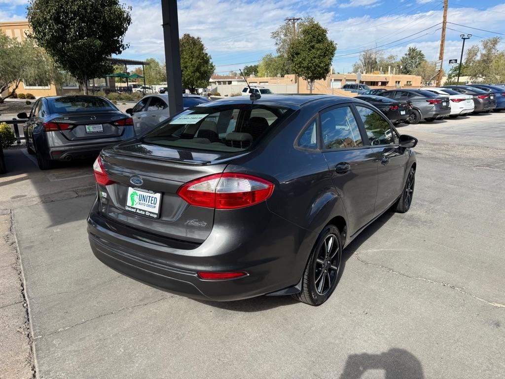 Ford Fiesta 4dr Sdn SE 2015