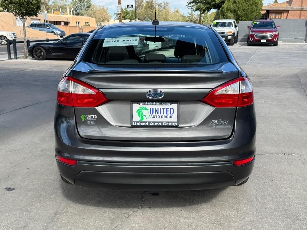 Ford Fiesta 4dr Sdn SE 2015