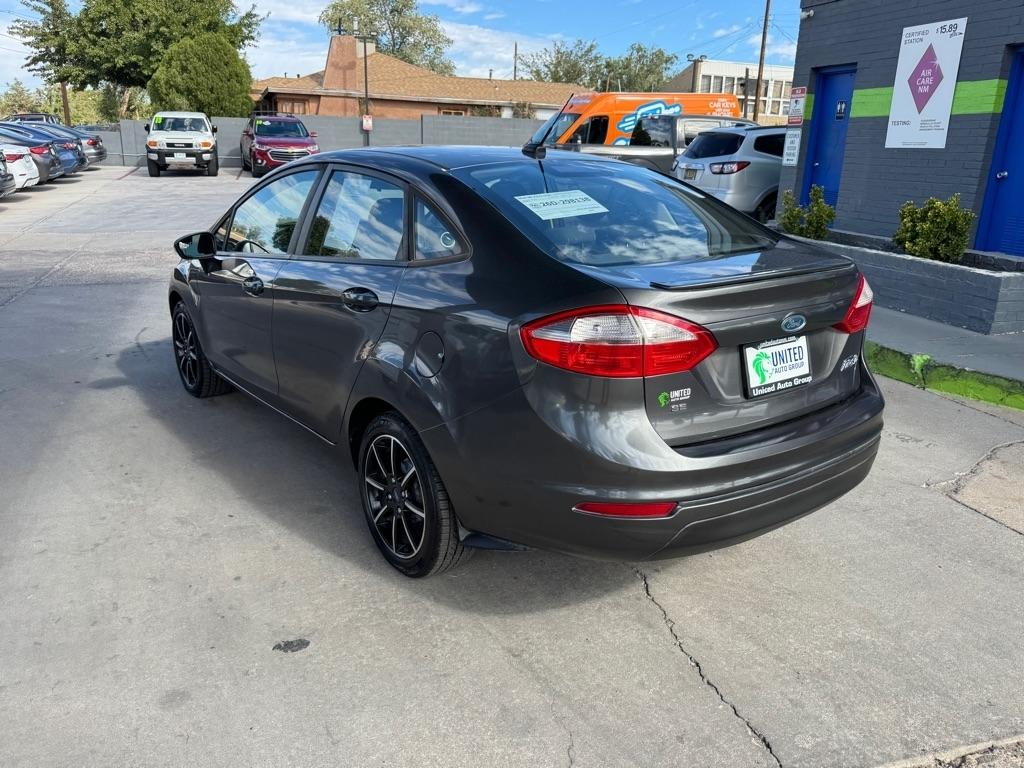 Ford Fiesta 4dr Sdn SE 2015