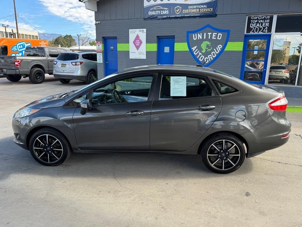 Ford Fiesta 4dr Sdn SE 2015