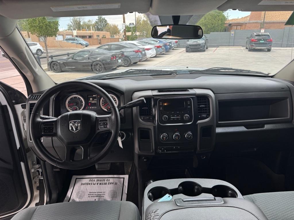 RAM 2500 Tradesman 4x4 Crew Cab 8' Box 2017