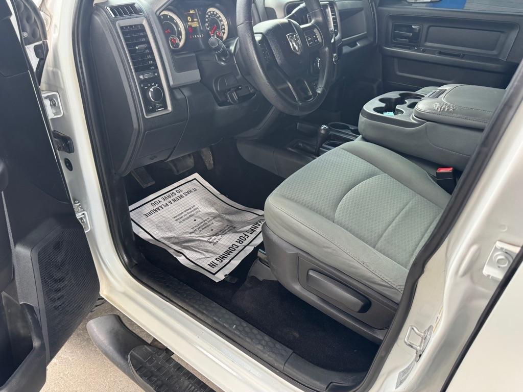 RAM 2500 Tradesman 4x4 Crew Cab 8' Box 2017