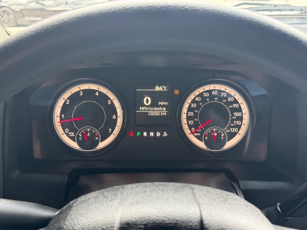 RAM 2500 Tradesman 4x4 Crew Cab 8' Box 2017