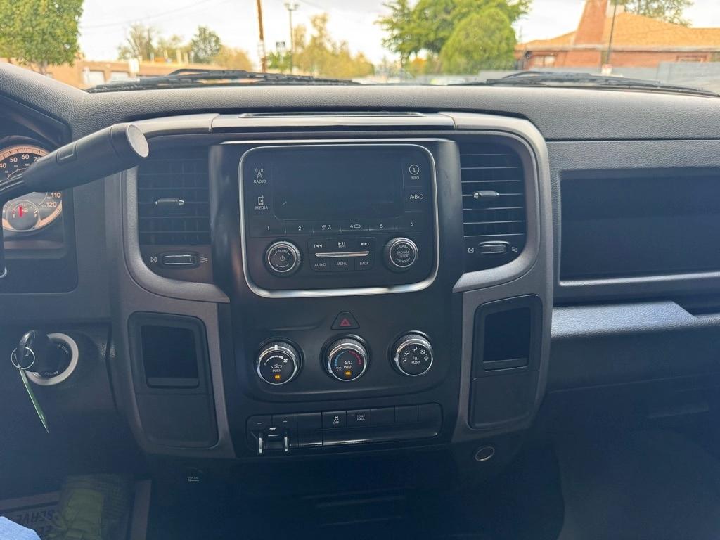 RAM 2500 Tradesman 4x4 Crew Cab 8' Box 2017