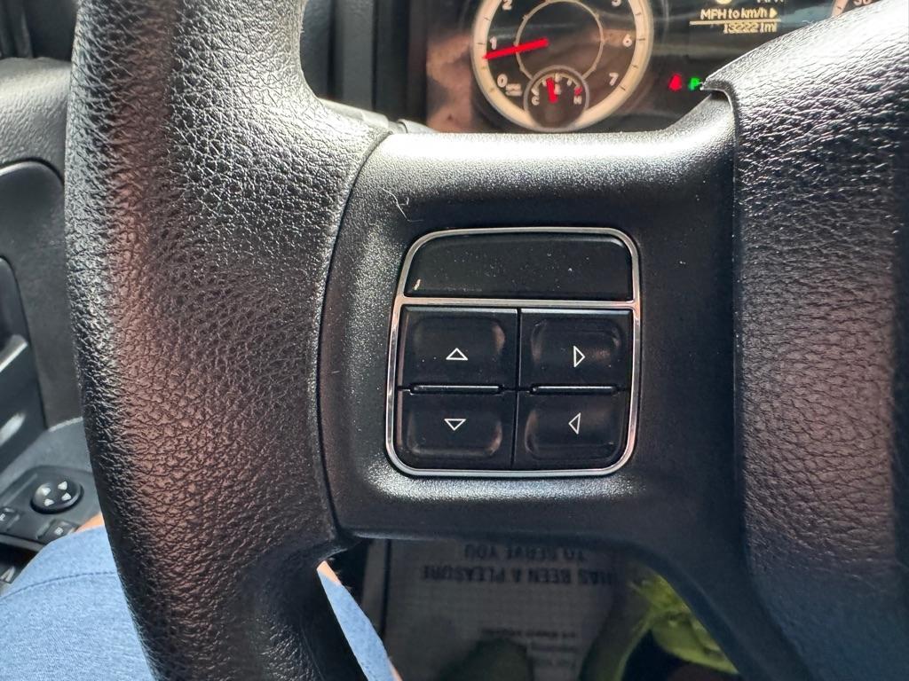RAM 2500 Tradesman 4x4 Crew Cab 8' Box 2017