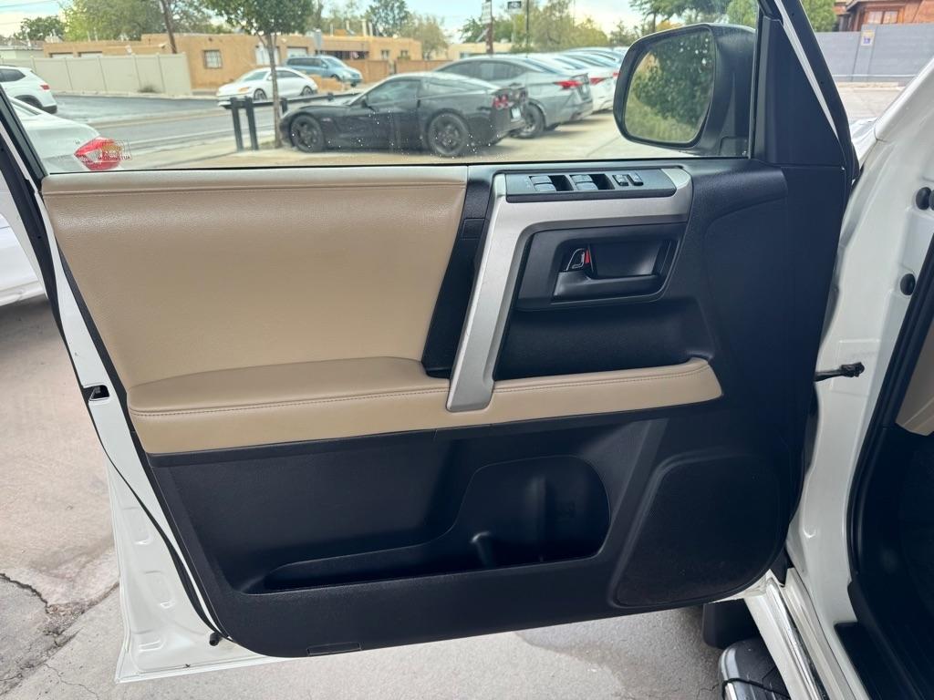 Toyota 4Runner RWD 4dr V6 Limited (Natl) 2013