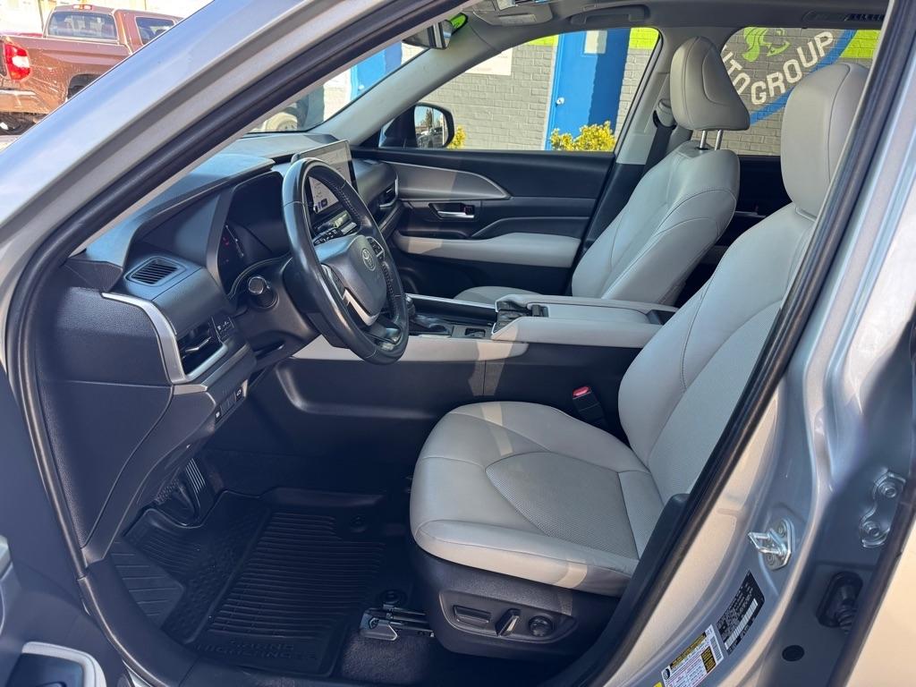 Toyota Grand Highlander Platinum AWD (Natl) 2024