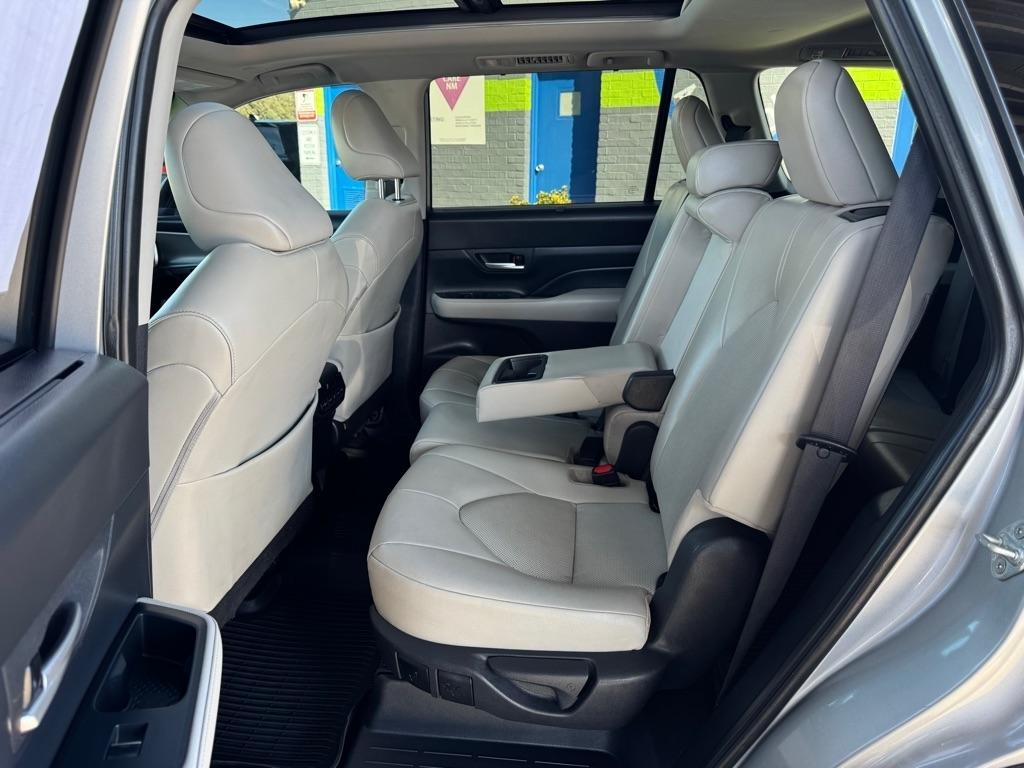 Toyota Grand Highlander Platinum AWD (Natl) 2024
