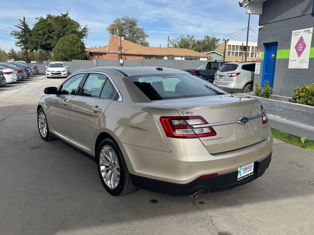 Ford Taurus Limited FWD 2017