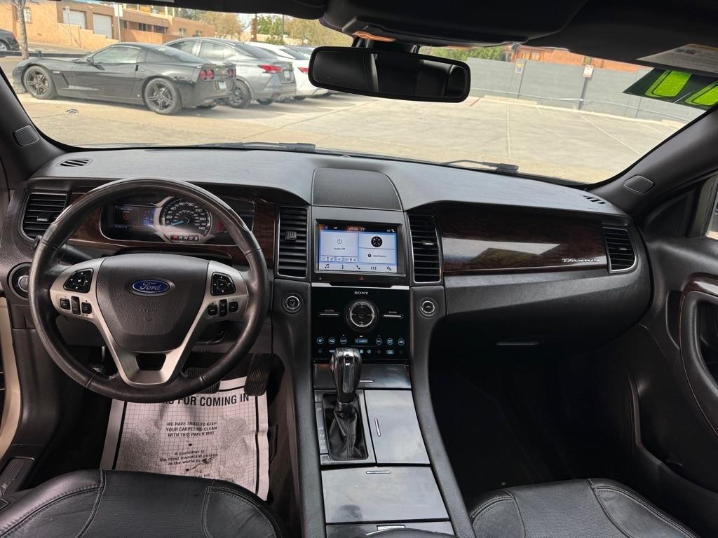 Ford Taurus Limited FWD 2017
