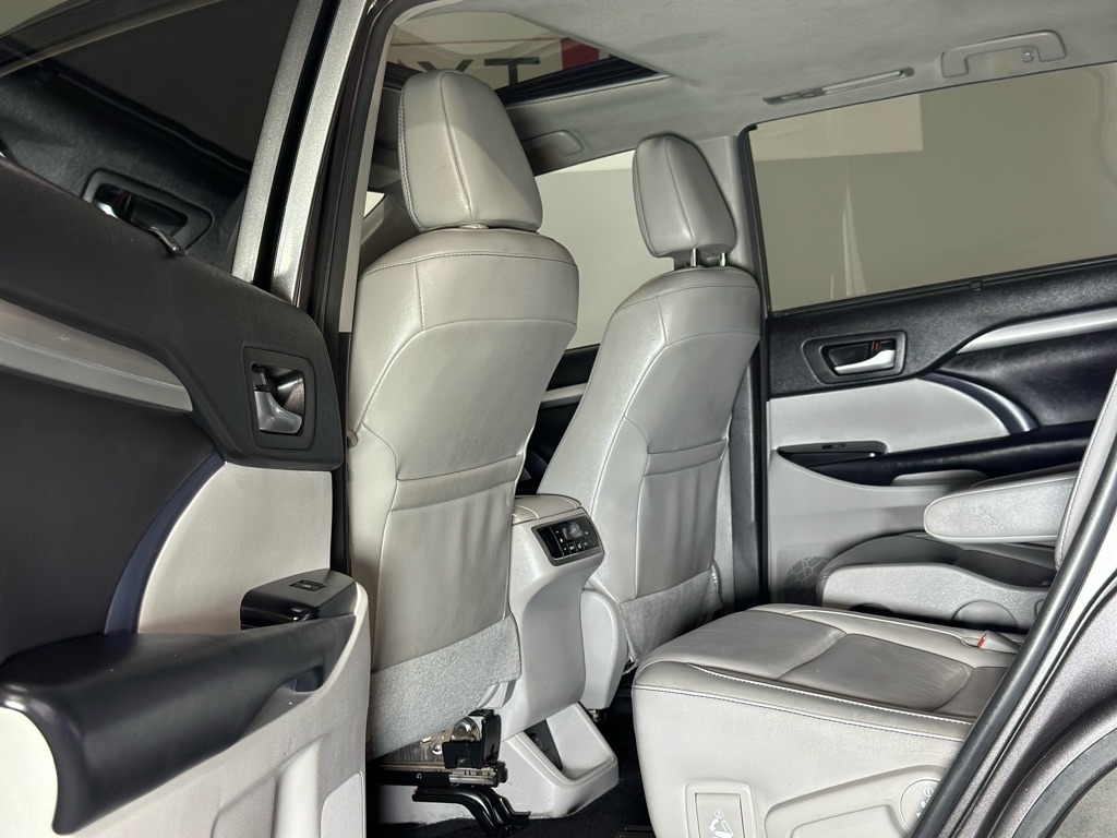 Toyota Highlander XLE FWD V6 2018