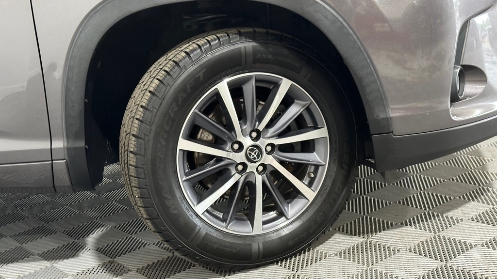 Toyota Highlander XLE FWD V6 2018