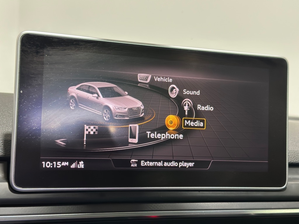 Audi A4 2.0T Premium Plus quattro Sedan 2017 Audi A4 2.0T Premium Plus quattro Sedan 2017