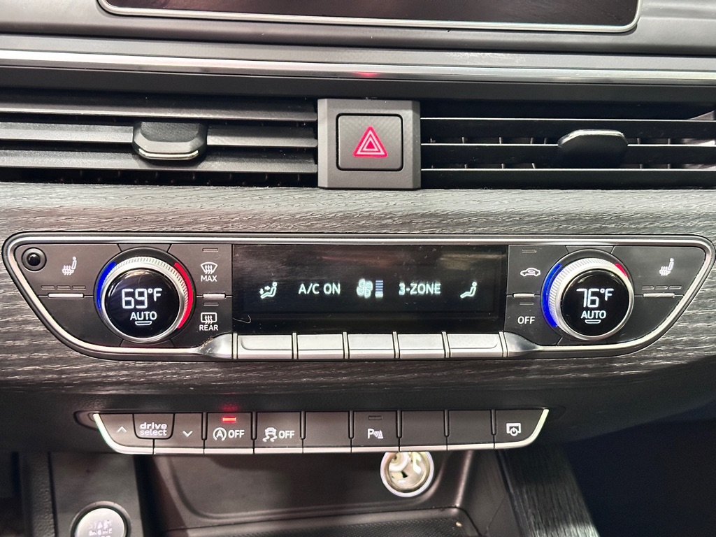 Audi A4 2.0T Premium Plus quattro Sedan 2017 Audi A4 2.0T Premium Plus quattro Sedan 2017