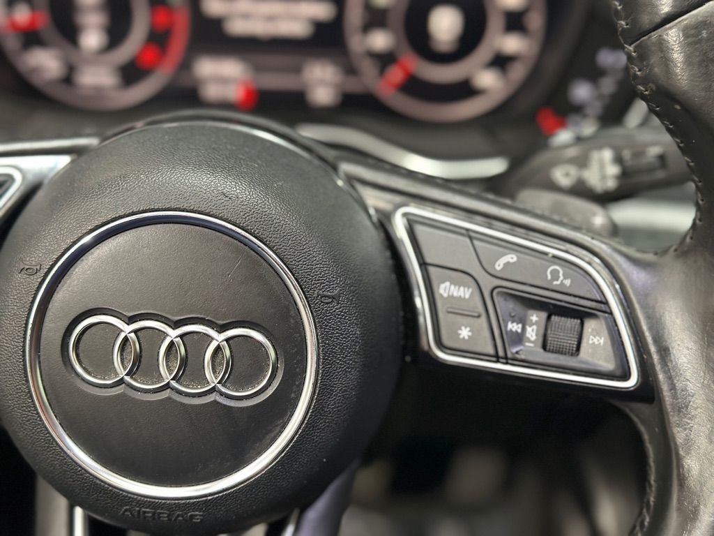 Audi A4 2.0T Premium Plus quattro Sedan 2017 Audi A4 2.0T Premium Plus quattro Sedan 2017