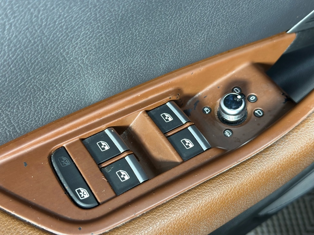 Audi A4 2.0T Premium Plus quattro Sedan 2017 Audi A4 2.0T Premium Plus quattro Sedan 2017