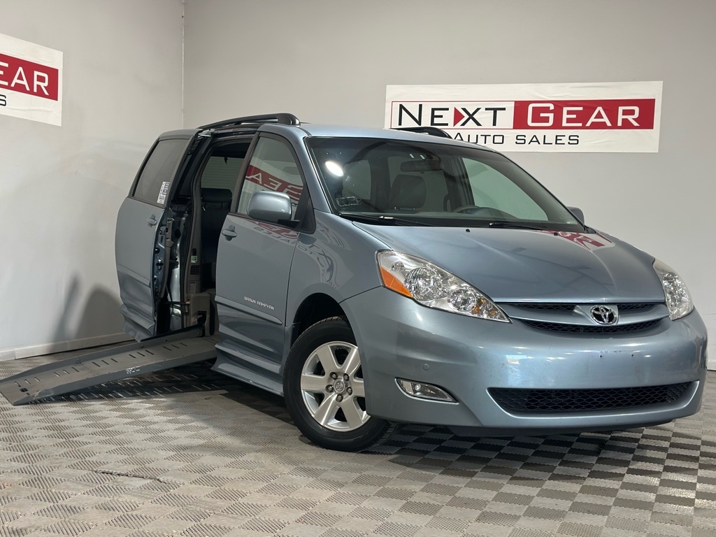 2010 Toyota Sienna XLE FWD