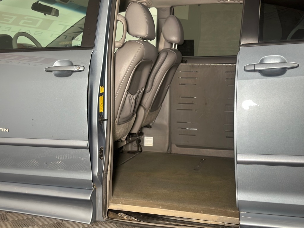 Toyota Sienna XLE FWD 2010