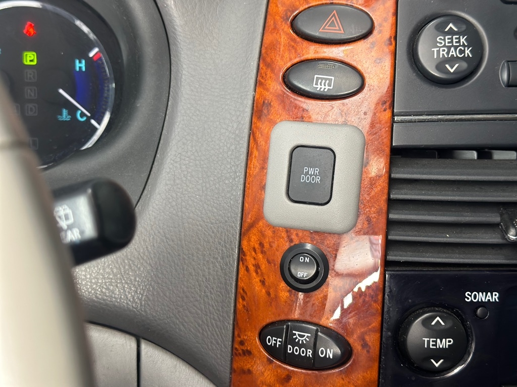 Toyota Sienna XLE FWD 2010