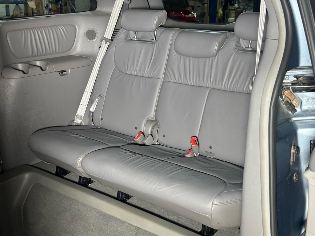 Toyota Sienna XLE FWD 2010