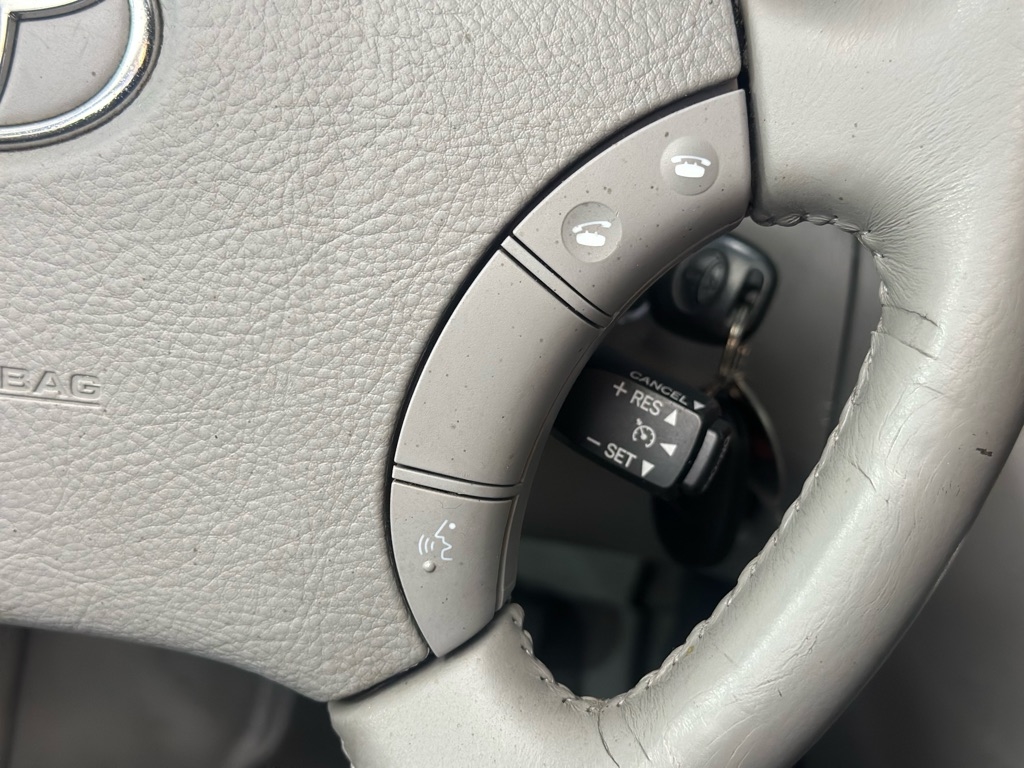 Toyota Sienna XLE FWD 2010