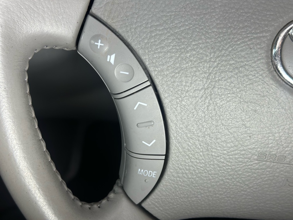 Toyota Sienna XLE FWD 2010