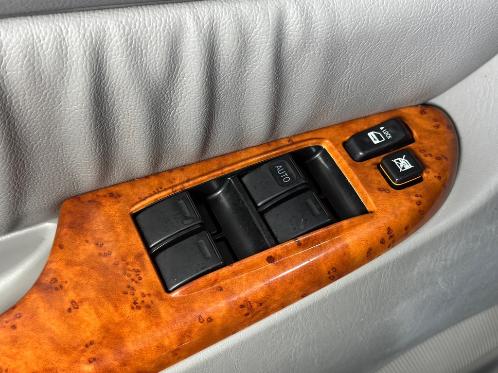 Toyota Sienna XLE FWD 2010