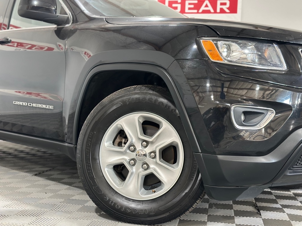 Jeep Grand Cherokee Laredo 4WD 2015