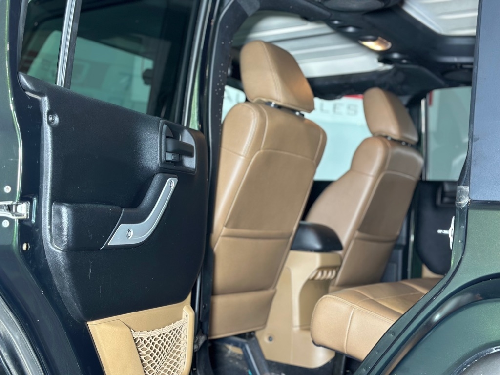 Jeep Wrangler Unlimited Sahara 4WD 2011