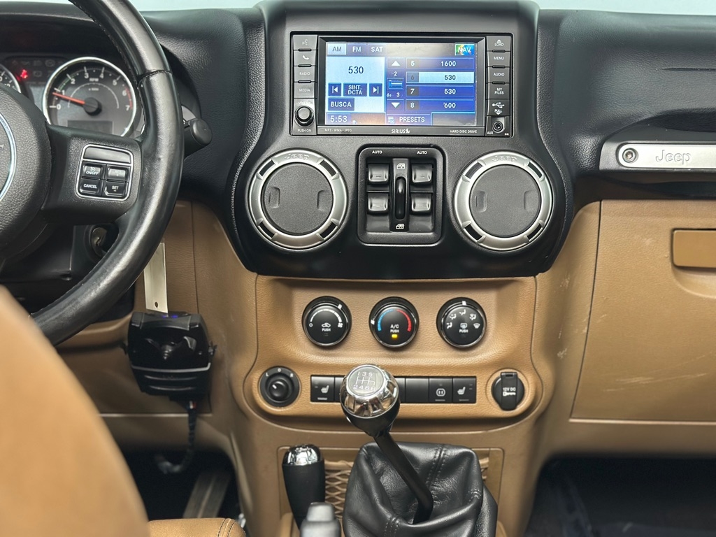 Jeep Wrangler Unlimited Sahara 4WD 2011