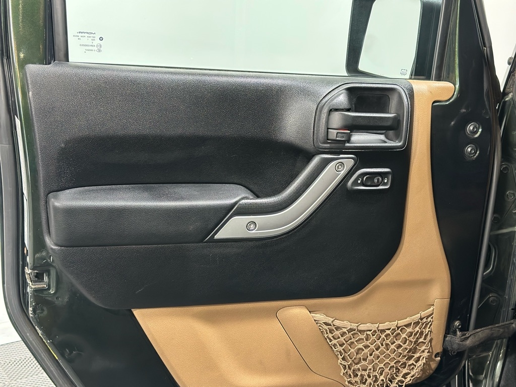 Jeep Wrangler Unlimited Sahara 4WD 2011