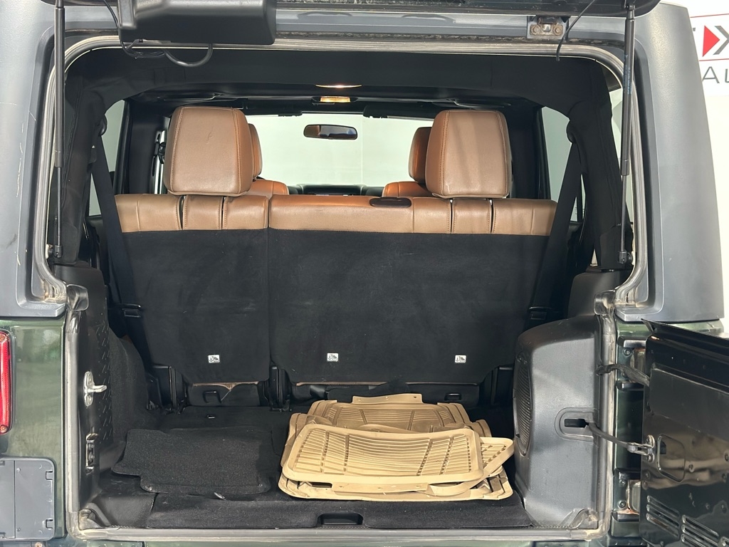 Jeep Wrangler Unlimited Sahara 4WD 2011