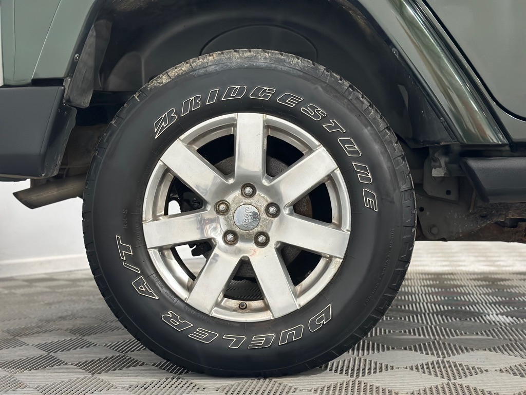 Jeep Wrangler Unlimited Sahara 4WD 2011