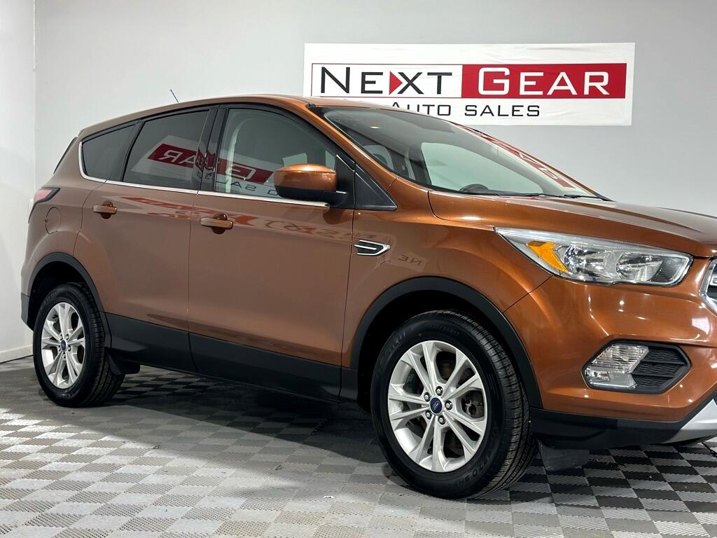 2017 Ford Escape SE photo 2