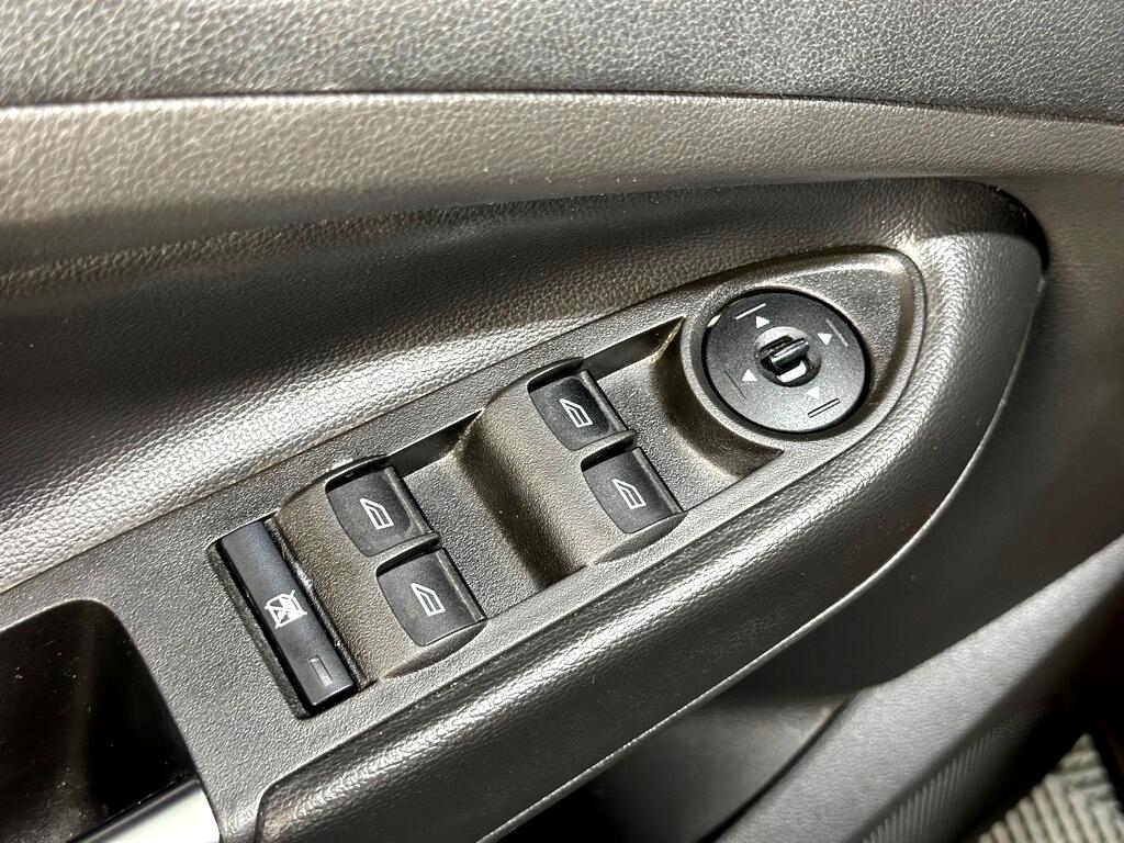 2017 Ford Escape SE photo 26