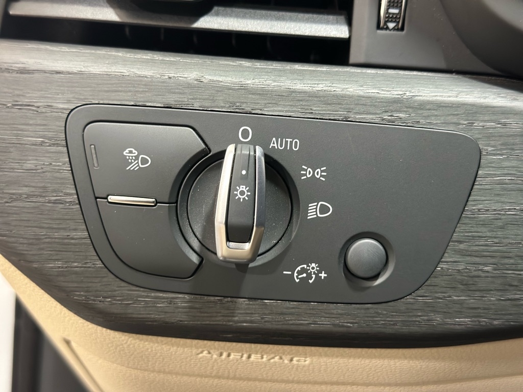 Audi A4 2.0 TFSI Premium quattro 7A 2019