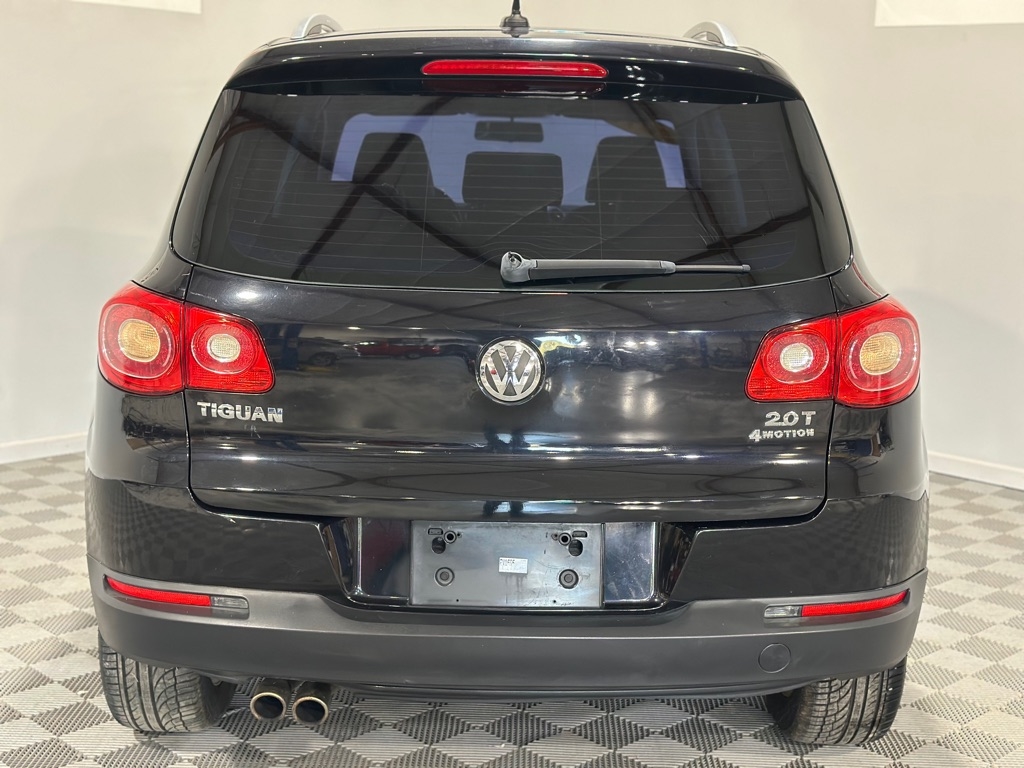 Volkswagen Tiguan S 4Motion 2011