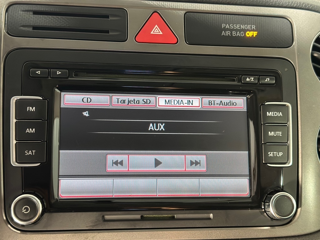 Volkswagen Tiguan S 4Motion 2011