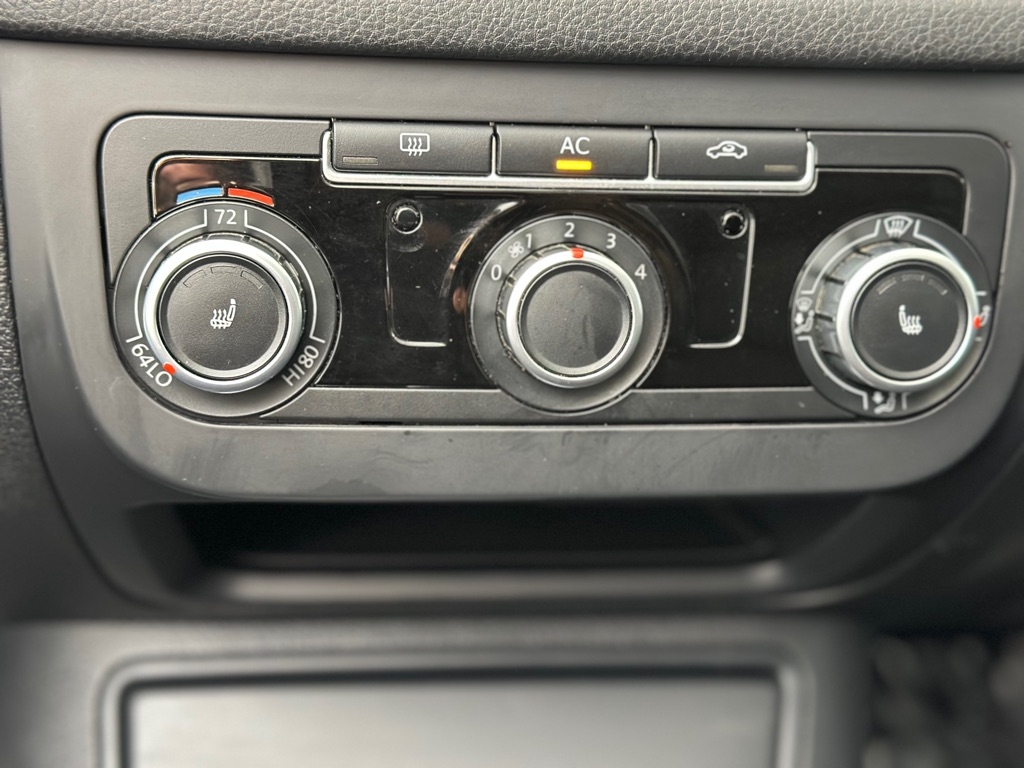 Volkswagen Tiguan S 4Motion 2011