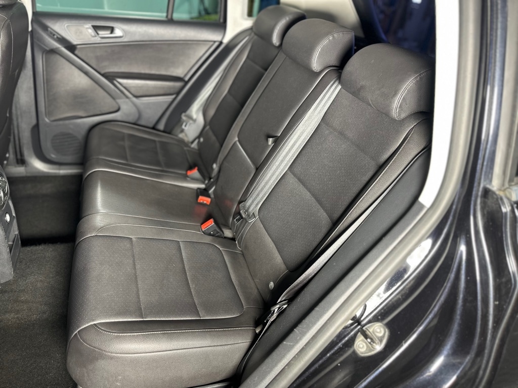 Volkswagen Tiguan S 4Motion 2011