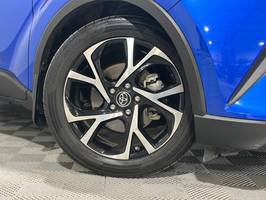 Toyota C-HR XLE 2018