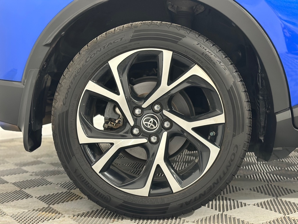 Toyota C-HR XLE 2018