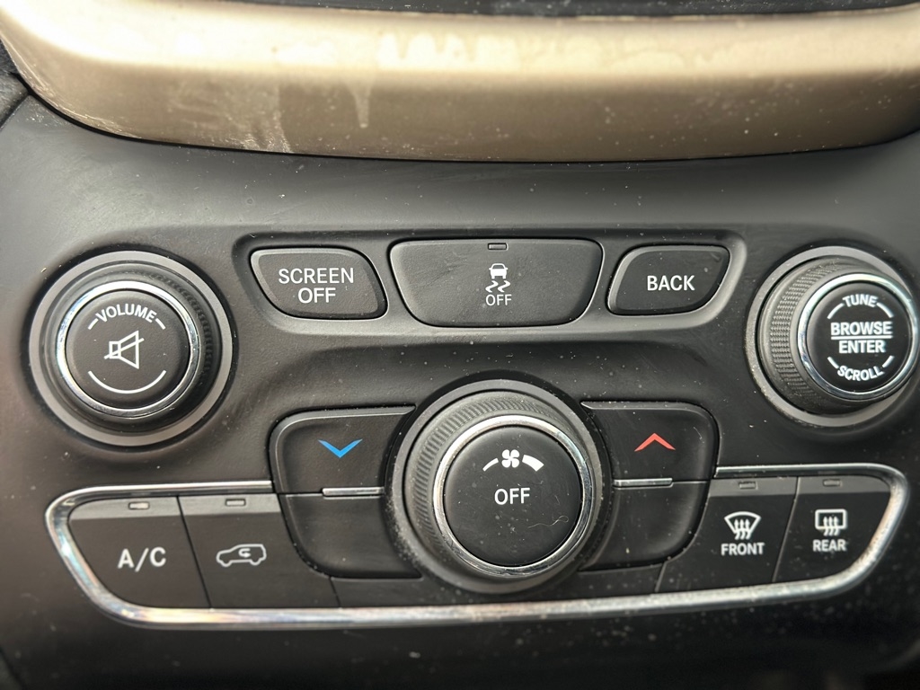 2014 Jeep Cherokee Latitude photo 20