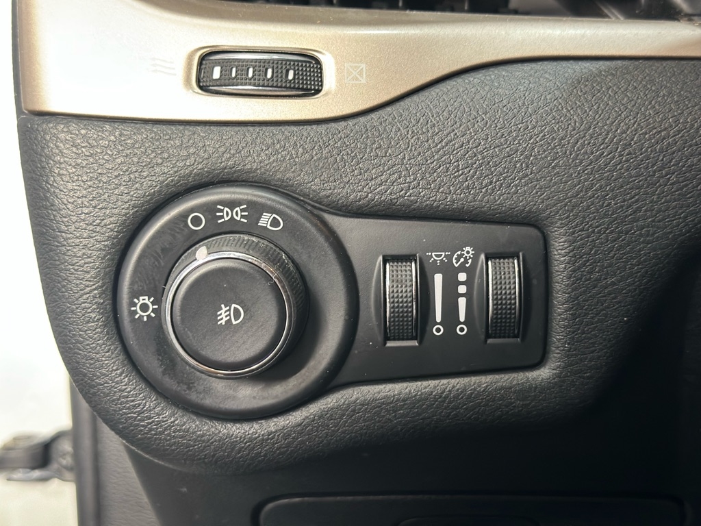 2014 Jeep Cherokee Latitude photo 25