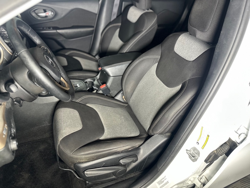 2014 Jeep Cherokee Latitude photo 27