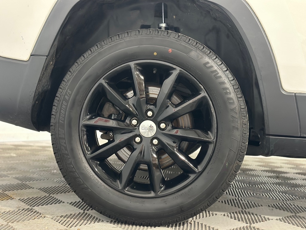 2014 Jeep Cherokee Latitude photo 35