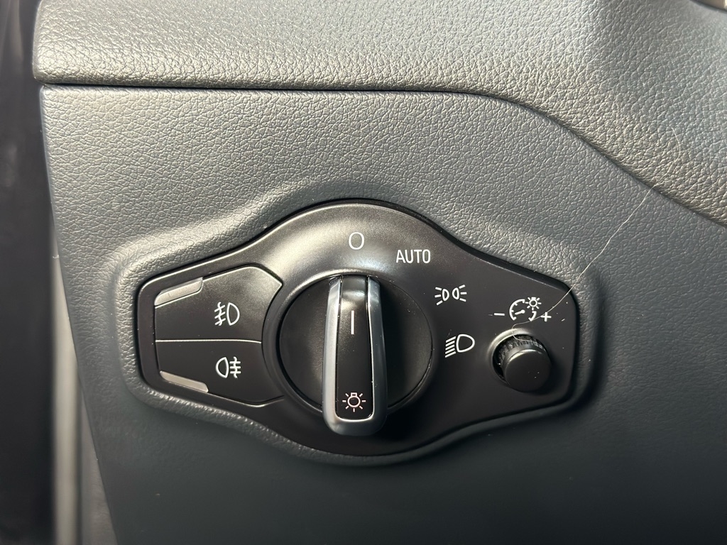 Audi Q5 2.0T Premium Plus quattro 2013