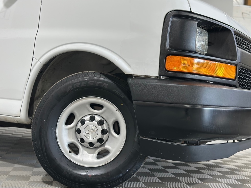2017 Chevrolet Express 2500 Cargo photo 3