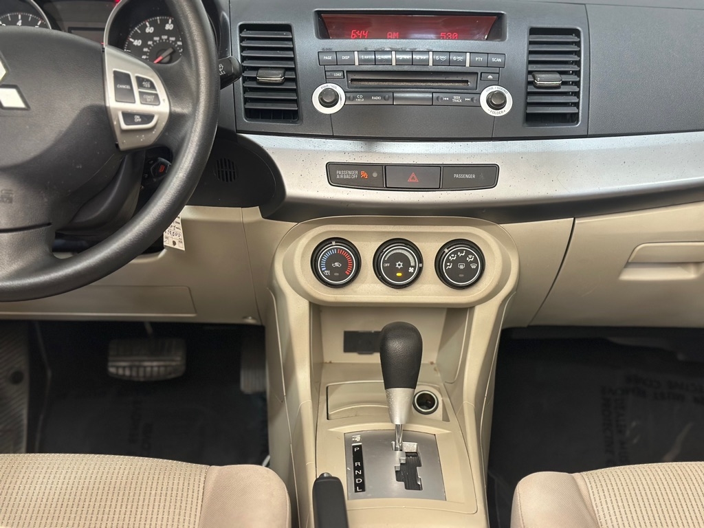 Mitsubishi Lancer ES 2011